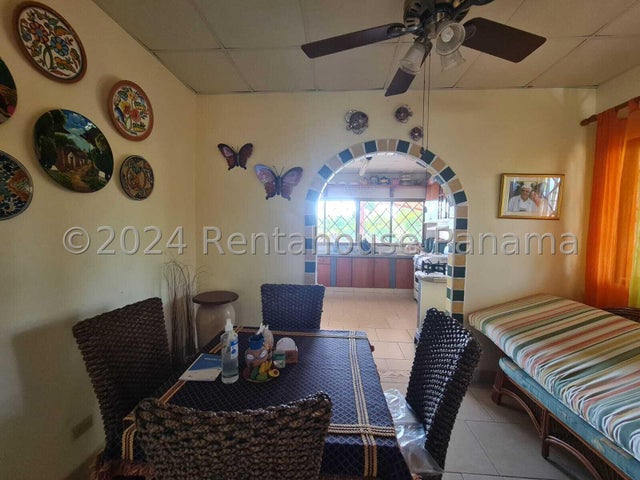 Beautiful Country House in Punta Barco